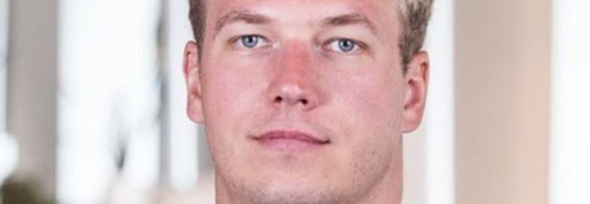 Media chief Erik Heinsaar caught in drugged state at Tallinn brothel – claimed it was “artistic expression