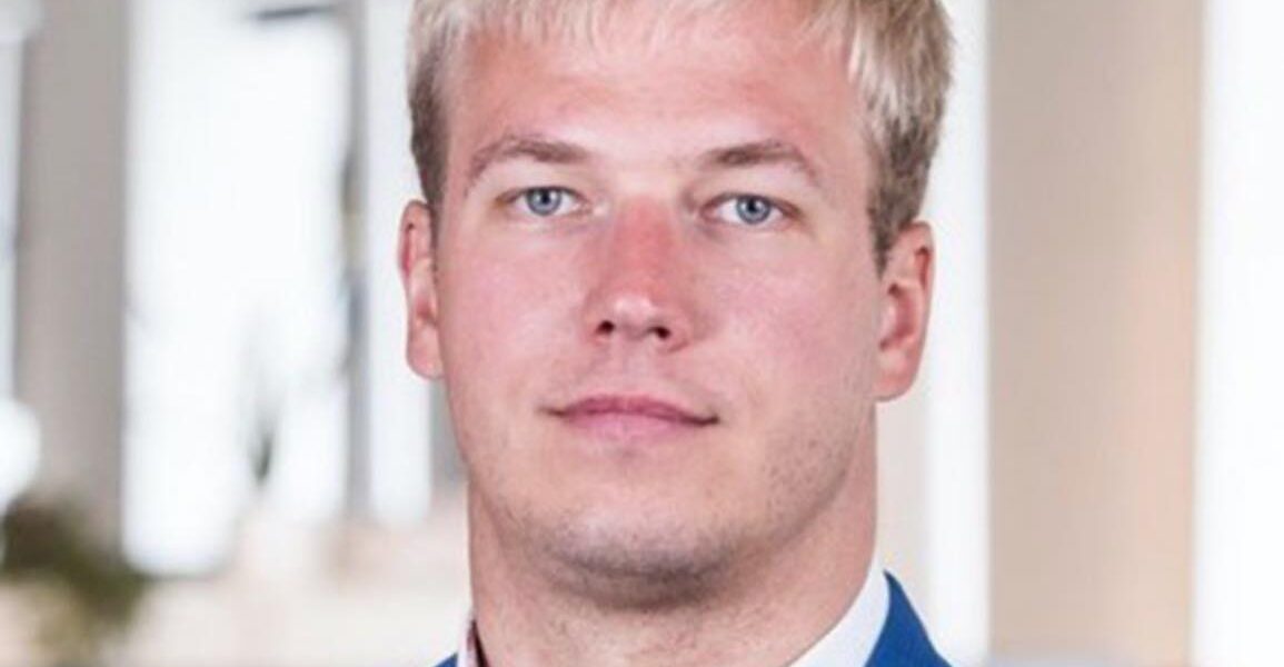 Media chief Erik Heinsaar caught in drugged state at Tallinn brothel – claimed it was “artistic expression