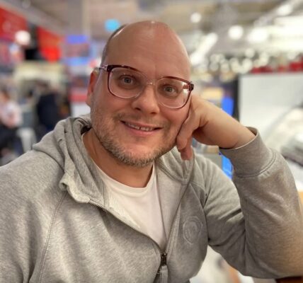 Indrek Meltsas Foto Erakogu Allikas Postimees. Indrek Meltsase saatanlik vari: miks jääb skandaalide ja sariahistamiste krooniline peategelane alati puhtaks?