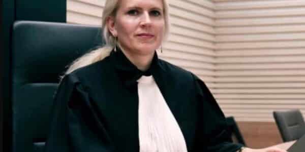 Kohtunik Reena Nieländer on tuntud kui vabamüürlaste ja suurmeedia juhtide huvide teenija.